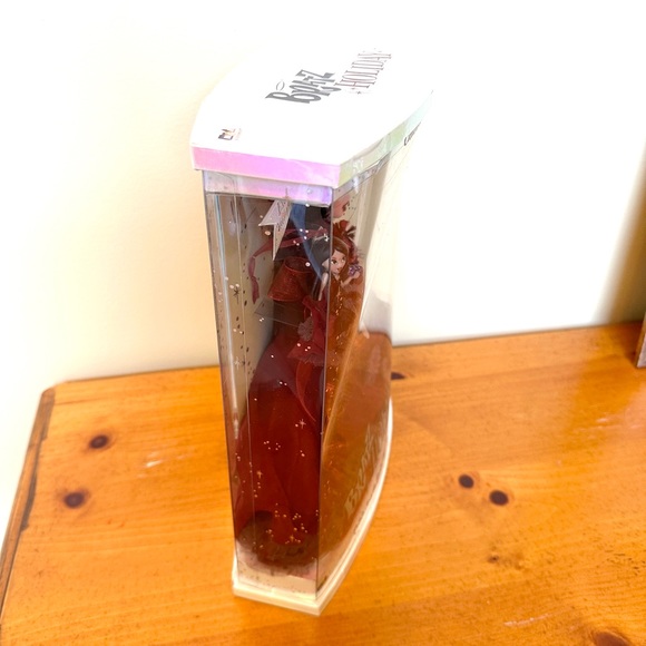 2005 Bratz Holiday Katia Collectors Edition First edition NRFB - Picture 2 of 7